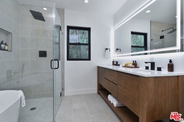 15431 Milbank Street, Encino, CA 91436