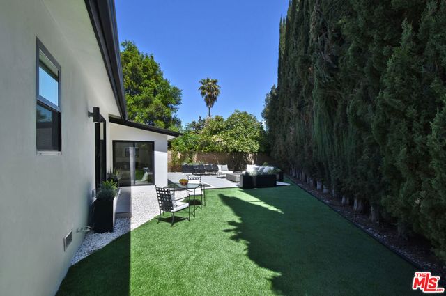 15431 Milbank Street, Encino, CA 91436