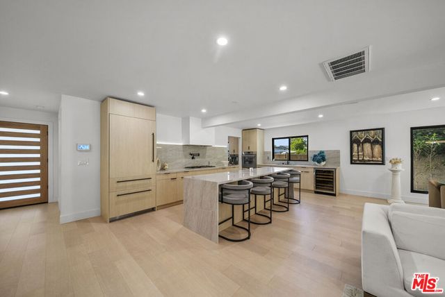 15431 Milbank Street, Encino, CA 91436