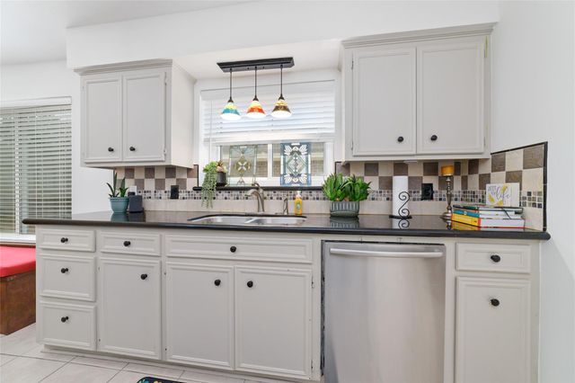 12511 Meadow Lake Drive, Houston, TX 77077