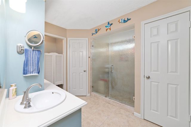 12511 Meadow Lake Drive, Houston, TX 77077