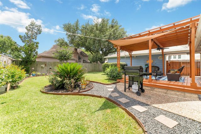 12511 Meadow Lake Drive, Houston, TX 77077