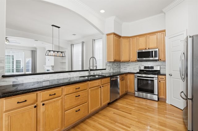 5515 Crooms Street, Houston, TX 77007