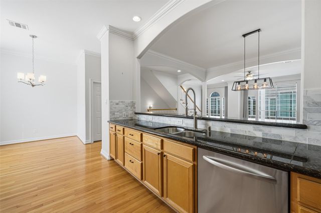 5515 Crooms Street, Houston, TX 77007