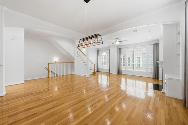 5515 Crooms Street, Houston, TX 77007