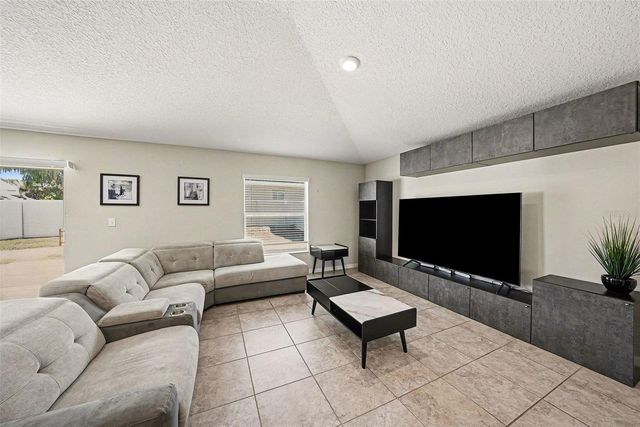 10128 CRESTED FRINGE DRIVE, Riverview, FL 33578