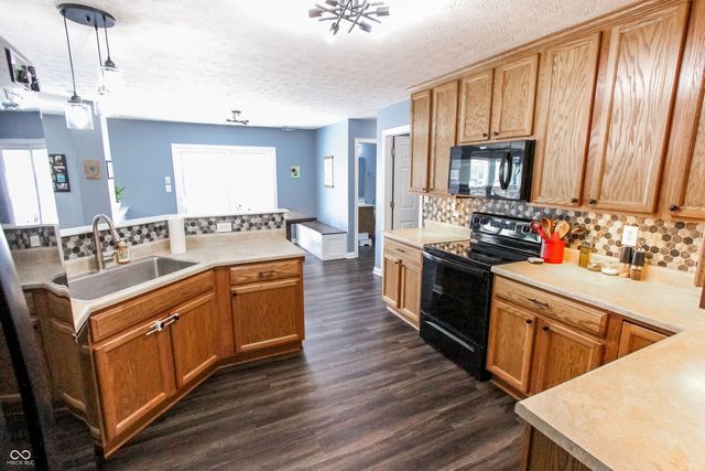 8005 Stoney Bend Court, Indianapolis, IN 46259