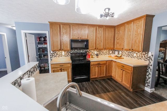 8005 Stoney Bend Court, Indianapolis, IN 46259