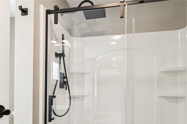 146 Michigan Ave, Lower Burrell, PA 15068