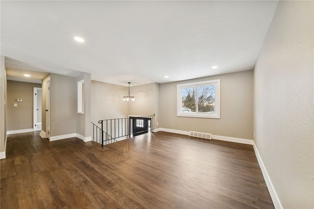 146 Michigan Ave, Lower Burrell, PA 15068