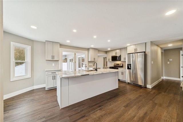 146 Michigan Ave, Lower Burrell, PA 15068