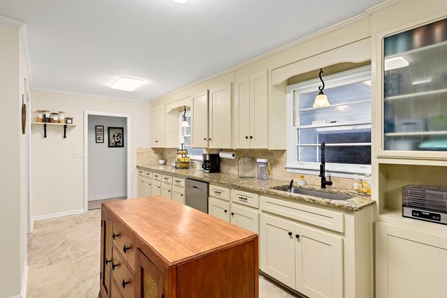 601 Sequoyah Dr, Dothan, AL 36303