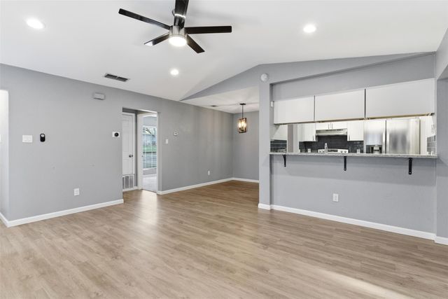 8101 Dowling CV B, Austin, TX 78745