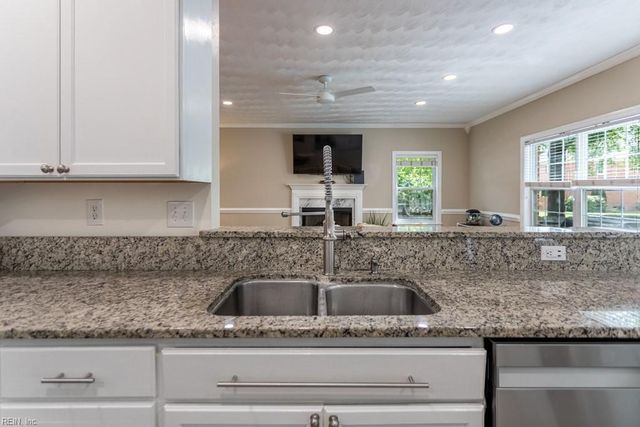 818 Brookside ARCH, Chesapeake, VA 23322