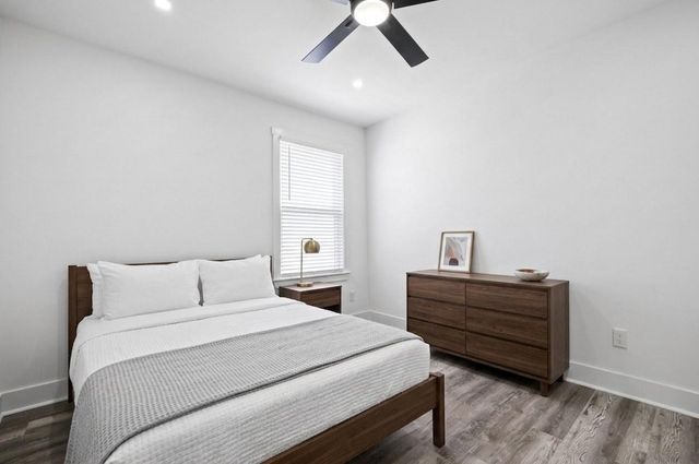 911 Bennington Street, Houston, TX 77022