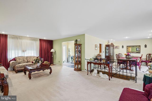 4 PEACHTREE CT, Baltimore, MD 21208