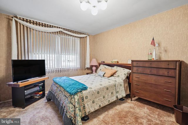4 PEACHTREE CT, Baltimore, MD 21208