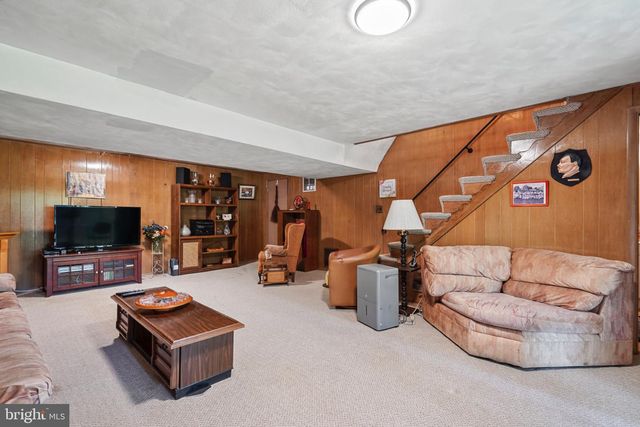 4 PEACHTREE CT, Baltimore, MD 21208