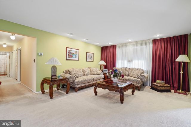 4 PEACHTREE CT, Baltimore, MD 21208