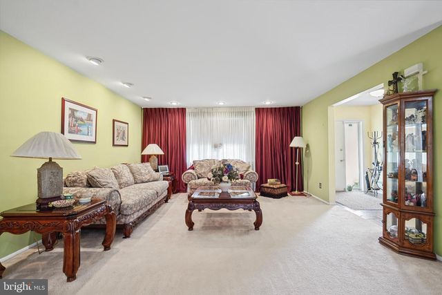 4 PEACHTREE CT, Baltimore, MD 21208