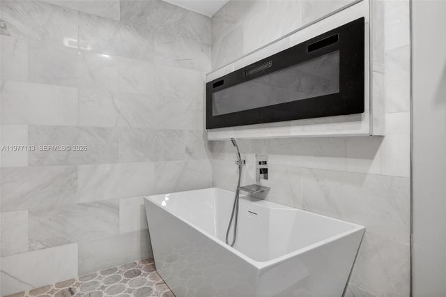 2436 Cat Cay Ln, Fort Lauderdale, FL 33312