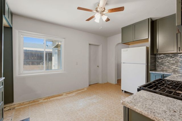 932 Florida Street SE, Albuquerque, NM 87108