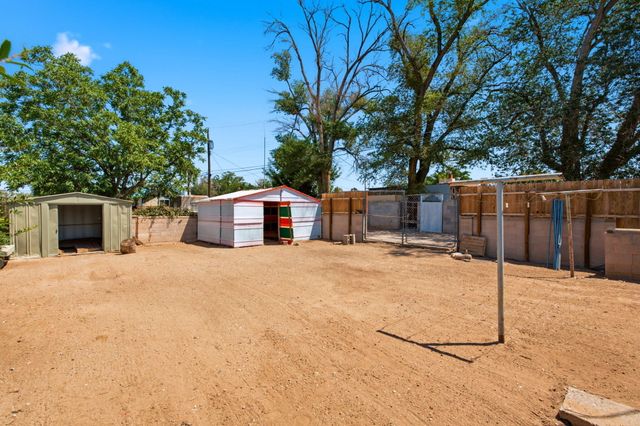 932 Florida Street SE, Albuquerque, NM 87108