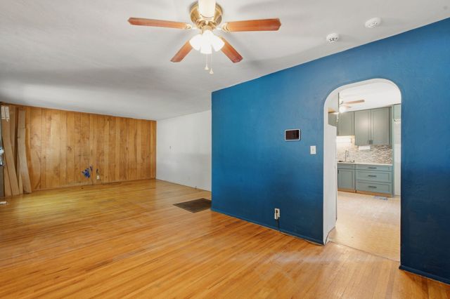 932 Florida Street SE, Albuquerque, NM 87108