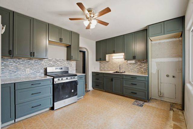 932 Florida Street SE, Albuquerque, NM 87108