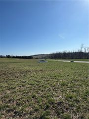 0 Hunter Dr, Scottdale, PA 15683