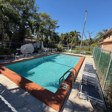 1250 NE 119th St 2A, Miami, FL 33161