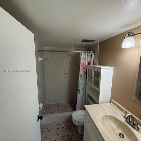 1250 NE 119th St 2A, Miami, FL 33161