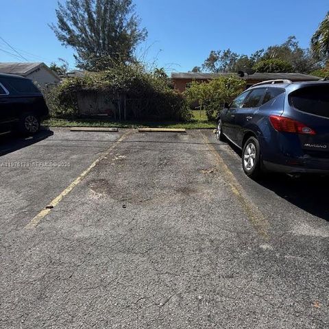 1250 NE 119th St 2A, Miami, FL 33161