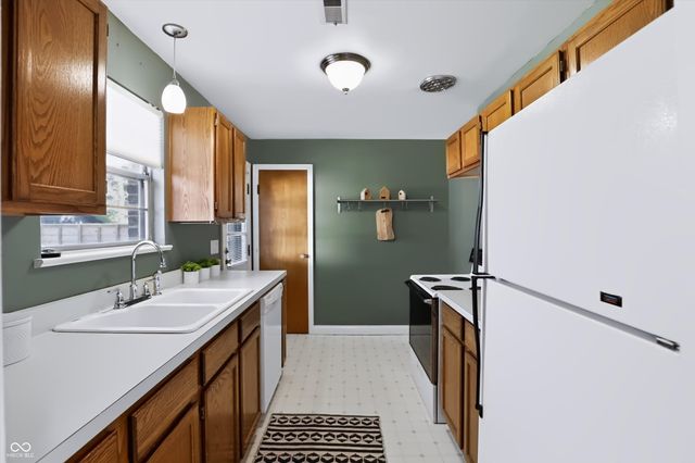 5614 Rosslyn Avenue, Indianapolis, IN 46220