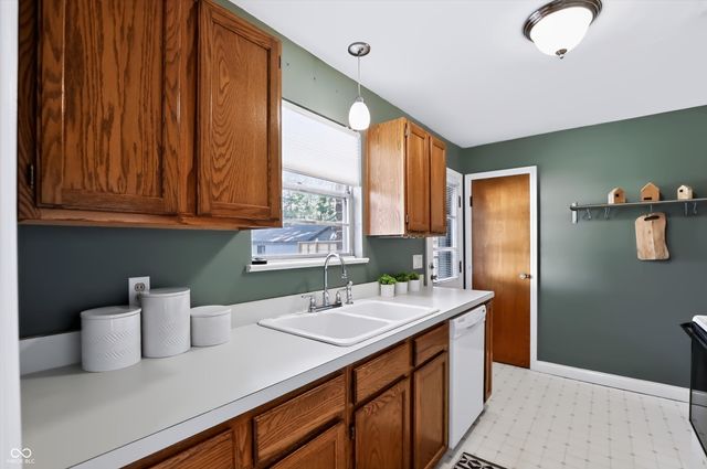 5614 Rosslyn Avenue, Indianapolis, IN 46220