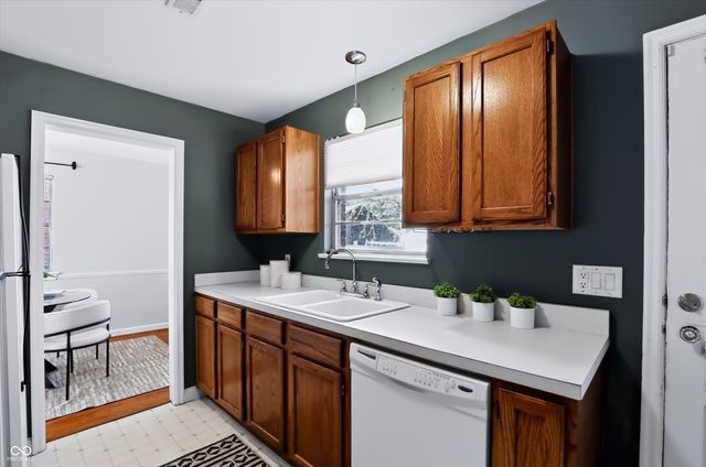 5614 Rosslyn Avenue, Indianapolis, IN 46220