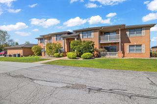 9831 Wildwood Circle U-2d, Munster, IN 46321