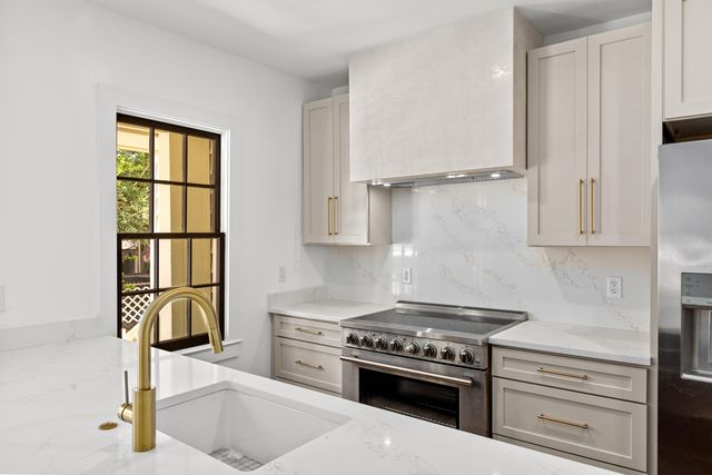 67 Drake Street, Charleston, SC 29403