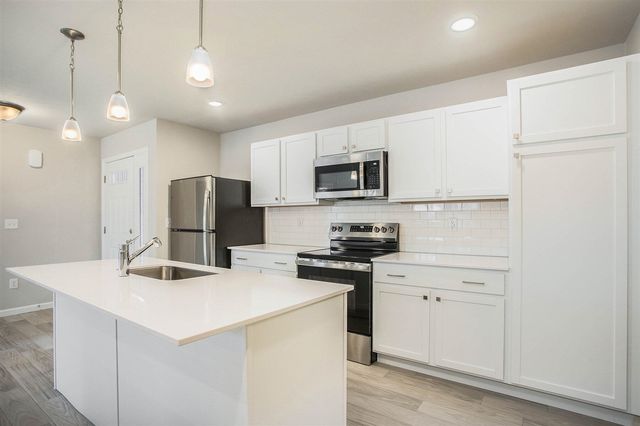 497 Mckinley Court, Three Rivers, MI 49093