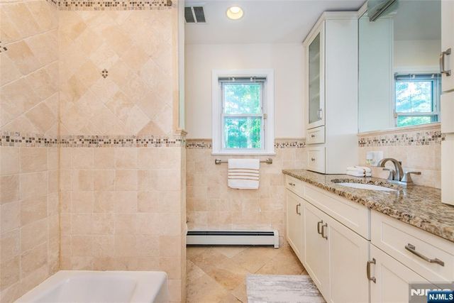 34 S Virginia Court, Englewood Cliffs, NJ 07632