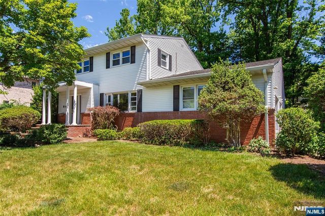 34 S Virginia Court, Englewood Cliffs, NJ 07632