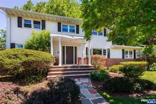 34 S Virginia Court, Englewood Cliffs, NJ 07632