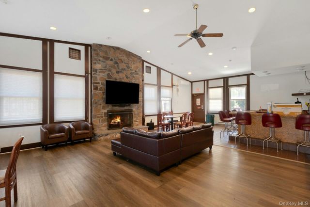 342 Sierra Vista Lane 342, Valley Cottage, NY 10989