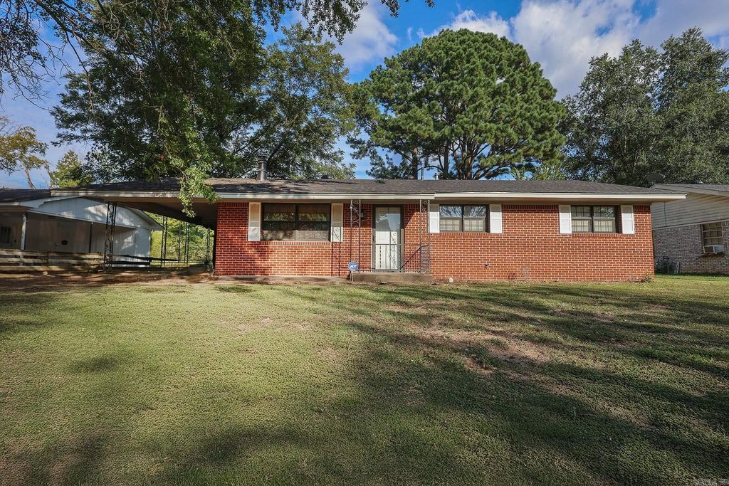1308 Hillcrest Drive, Conway, AR 72034