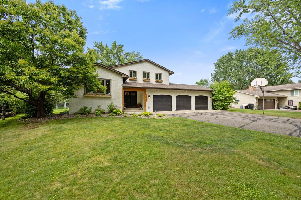 11954 Eldorado Street NW, Coon Rapids, MN 55433