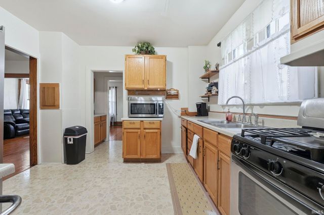 326 Lexington Court, Fort Wayne, IN 46806