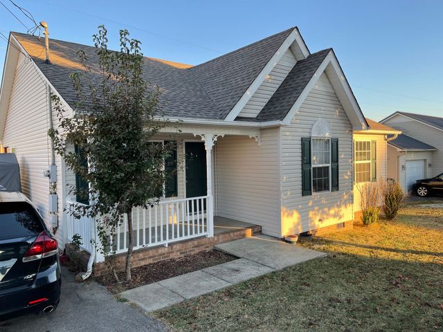 1604 Baucom Dr, Columbia, TN 38401