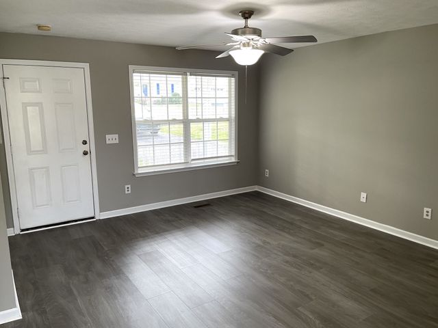 1604 Baucom Dr, Columbia, TN 38401