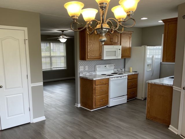 1604 Baucom Dr, Columbia, TN 38401