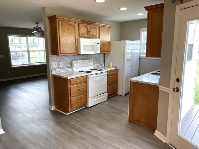 1604 Baucom Dr, Columbia, TN 38401